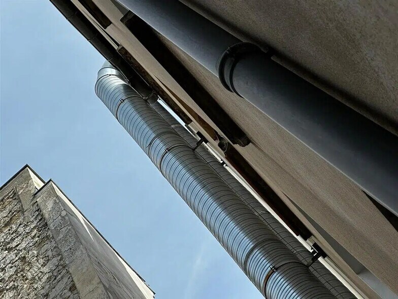 Local commercial dans Paris à louer - Photo de l’immeuble – Image 3 sur 7