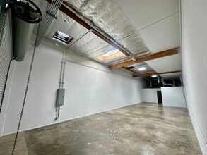 2223-2320 S Fairview St, Santa Ana, CA à louer Photo intérieure– Image 1 sur 6