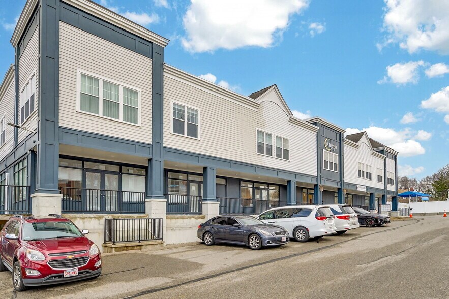 140 N Franklin St, Holbrook, MA à vendre - Photo de l’immeuble – Image 2 sur 16