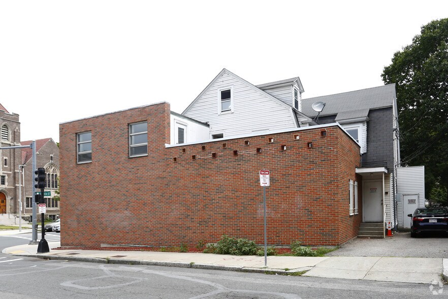 556 Cambridge St, Allston, MA à vendre - Photo de l’immeuble – Image 3 sur 13