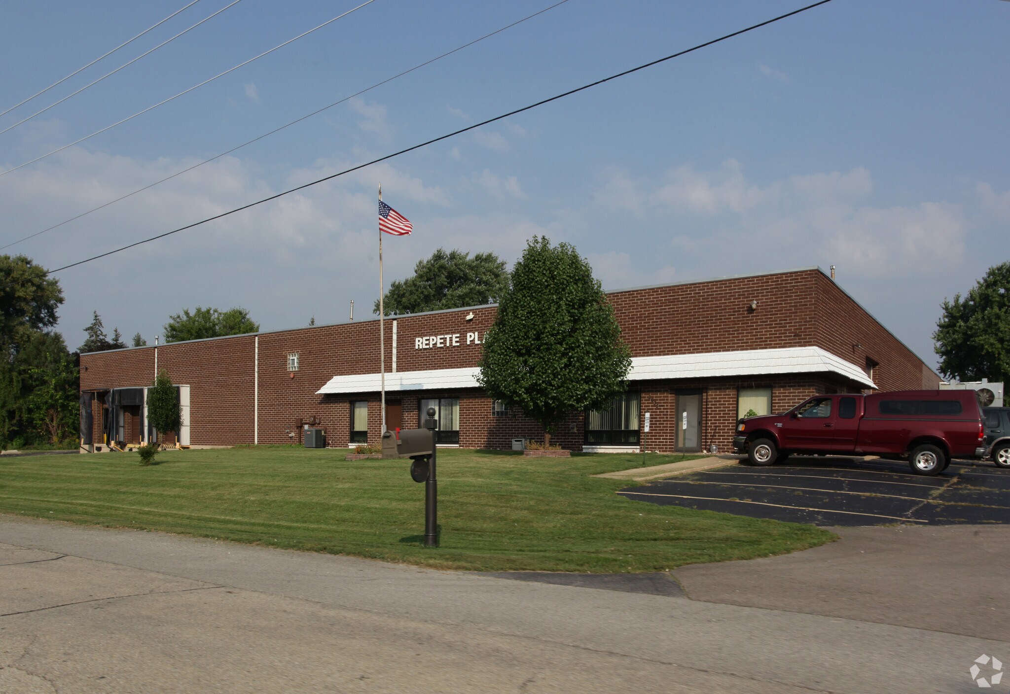 2633 Kaneville Ct, Geneva, IL à louer Photo principale– Image 1 sur 8