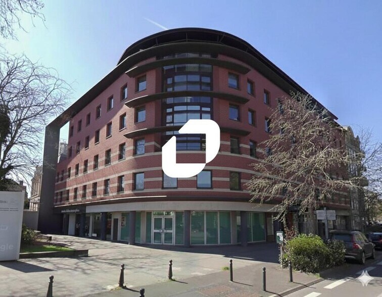 Bureau dans Melun à louer - Photo de l’immeuble – Image 1 sur 9
