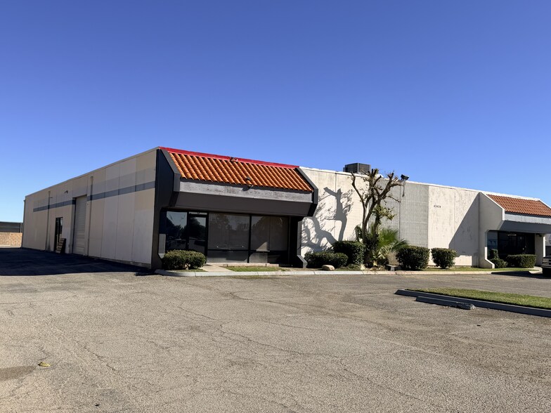 43424 Copeland Cir, Lancaster, CA à louer - Photo de l’immeuble – Image 2 sur 2
