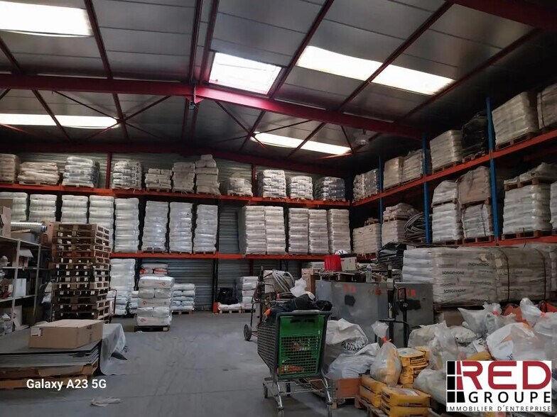 Industriel/Logistique dans Septèmes-les-Vallons à louer - Photo de l’immeuble – Image 2 sur 13