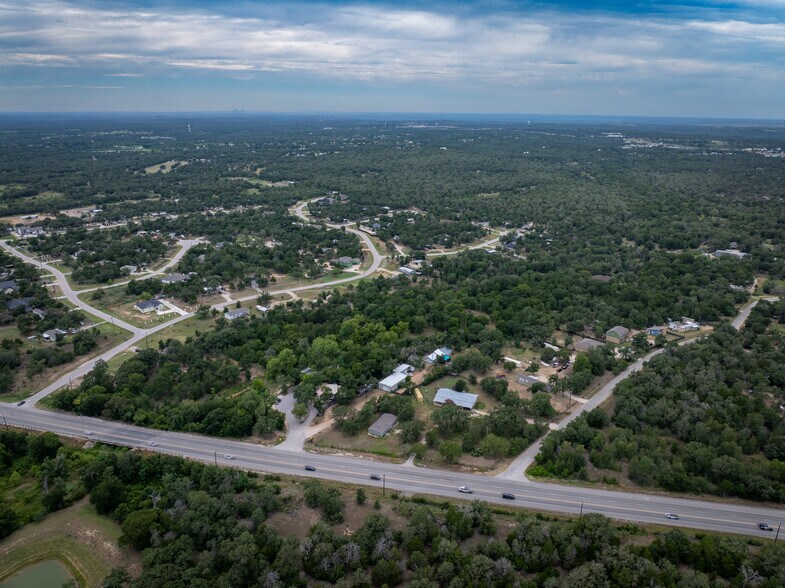 Hwy 21 & Leisure Lane, Cedar Creek, TX à vendre - Photo de l’immeuble – Image 2 sur 20