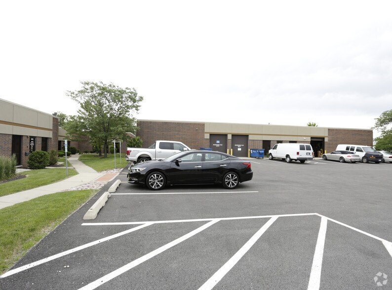 601 Country Club Dr, Bensenville, IL à louer - Photo de l’immeuble – Image 3 sur 4