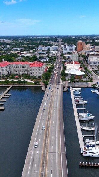 204 15th St W, Bradenton, FL à vendre - Vidéo sur l’annonce professionnelle – Image 2 sur 17