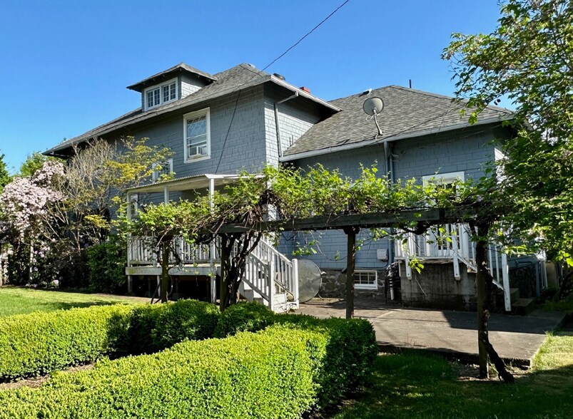 214 Pioneer Pkwy West, Springfield, OR à louer - Photo de l’immeuble – Image 2 sur 22