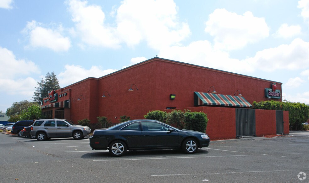 24041 Southland Dr, Hayward, CA à vendre - Photo de l’immeuble – Image 3 sur 4