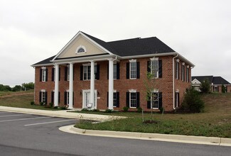 Plus de détails pour 112 Aviator Pl, Winchester, VA - Bureau à vendre