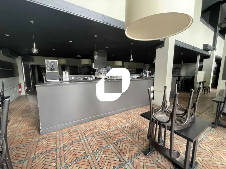 Local commercial dans Le Haillan à louer - Photo intérieure – Image 2 sur 8