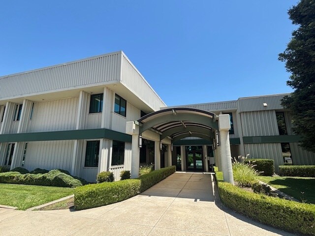 10500 S Harlan Rd, French Camp, CA à louer - Photo principale – Image 1 sur 11