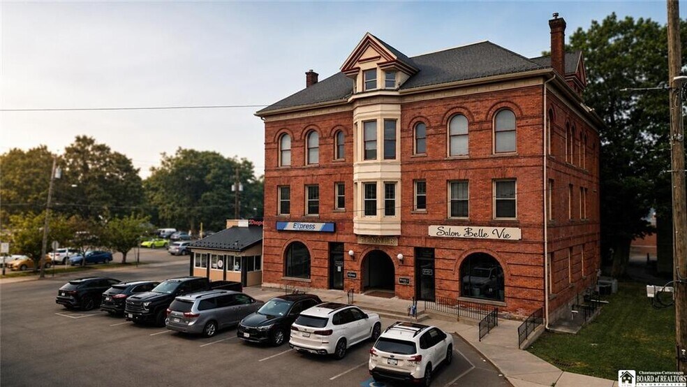 33 Church St, Fredonia, NY à vendre - Photo de l’immeuble – Image 1 sur 25