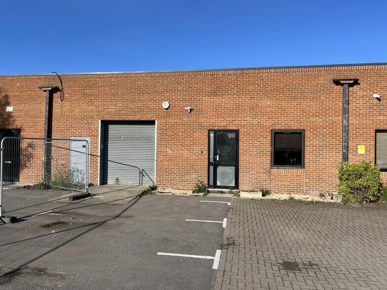 2 Lancaster Park, Melksham à louer - Photo de l’immeuble – Image 2 sur 9