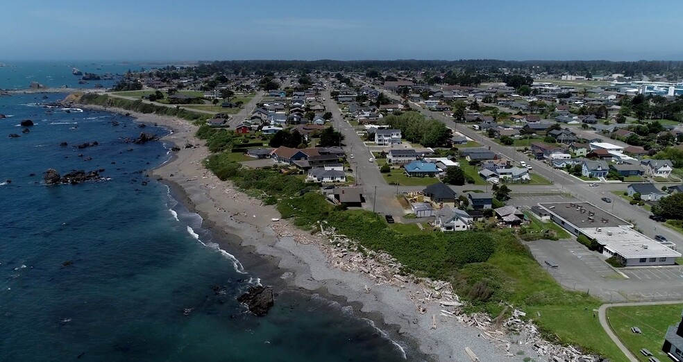 200 A St, Crescent City, CA à vendre - Photo de l’immeuble – Image 3 sur 6