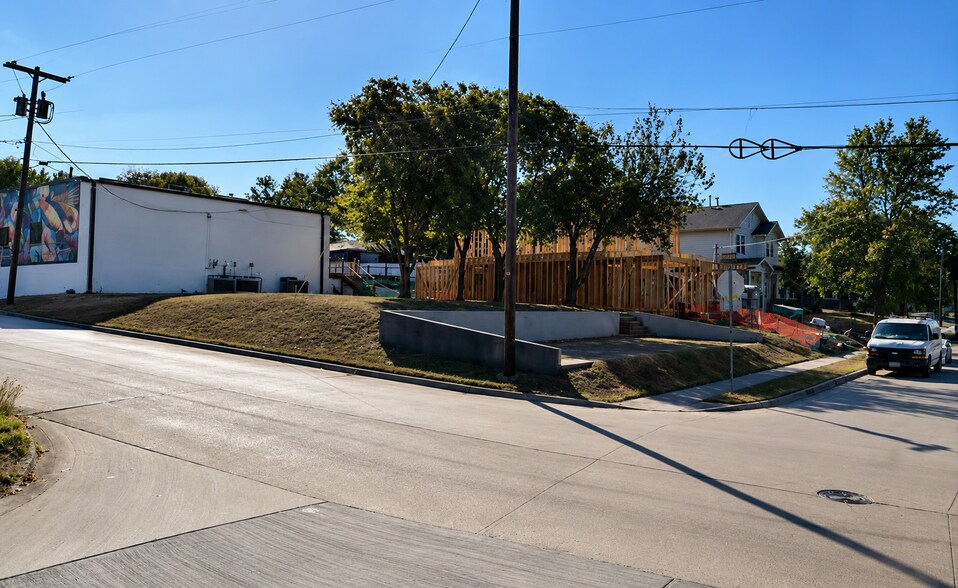 E Kentucky St. @ E Standifer St., McKinney, TX à vendre - Photo de l’immeuble – Image 2 sur 3