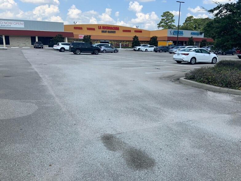 15222-15258 N I-45, Conroe, TX à louer - Photo de l’immeuble – Image 3 sur 16