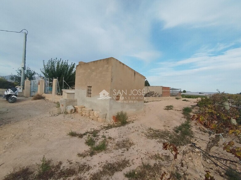 Terrain dans Novelda, Alicante à vendre - Photo principale – Image 3 sur 5