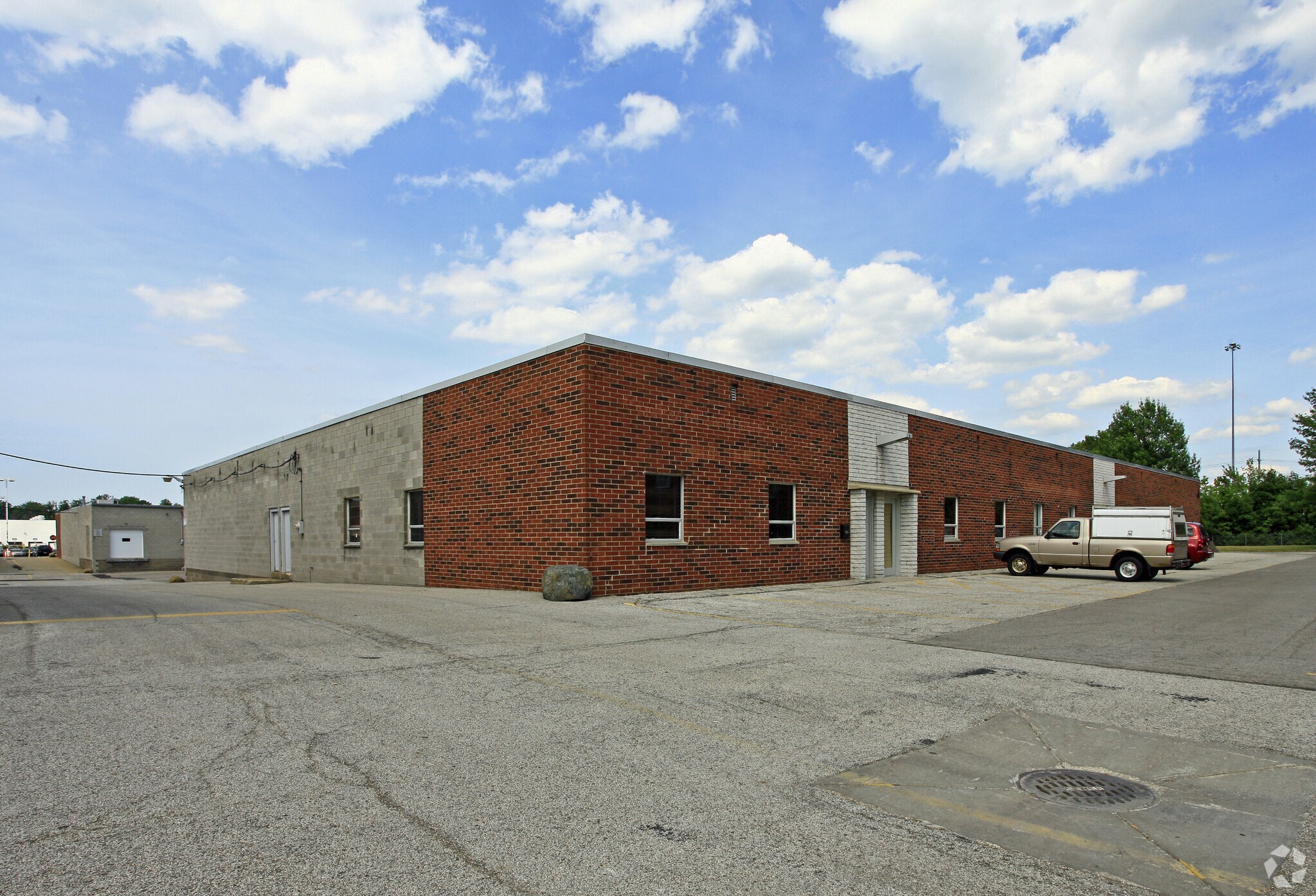 55-99 Alpha Park, Highland Heights, OH à louer Photo principale– Image 1 sur 3