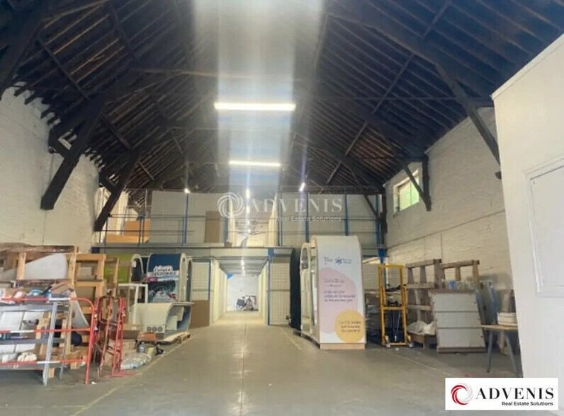 Local d’activités dans VILLENEUVE-D'ASCQ à louer - Photo de l’immeuble – Image 1 sur 4