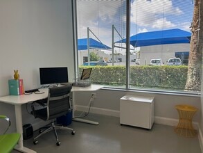 8256 Exchange Dr, Orlando, FL à louer Photo de l’immeuble– Image 2 sur 6