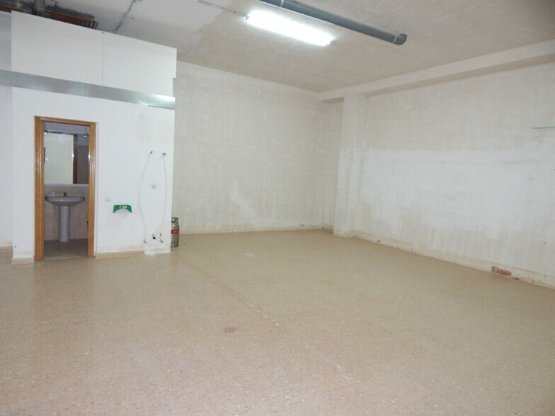 Local commercial dans València à louer - Photo de l’immeuble – Image 3 sur 10