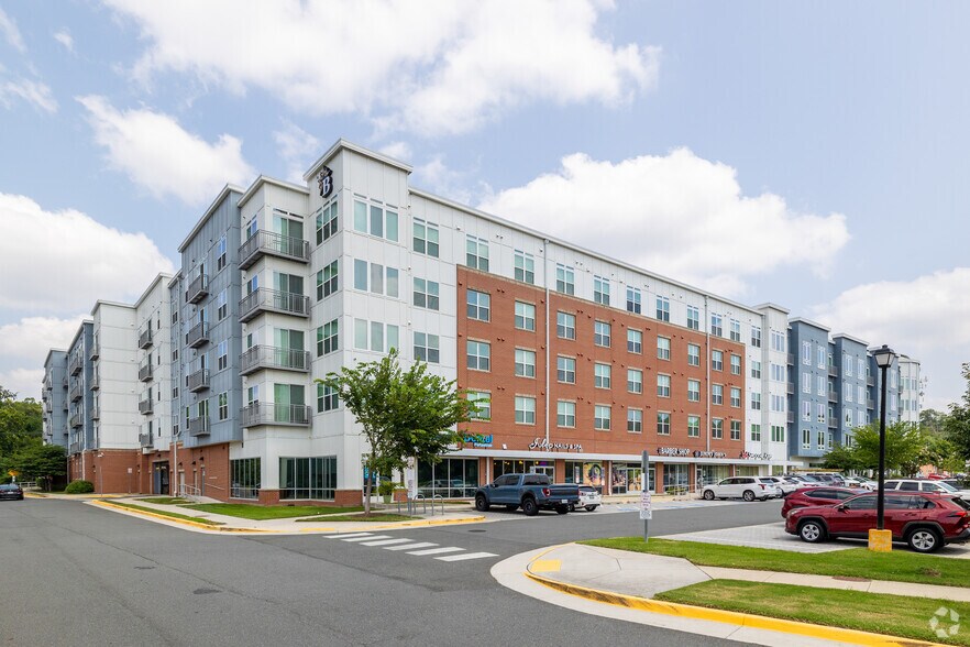 9142 Richmond Hwy, Fort Belvoir, VA à louer - Photo de l’immeuble – Image 2 sur 31