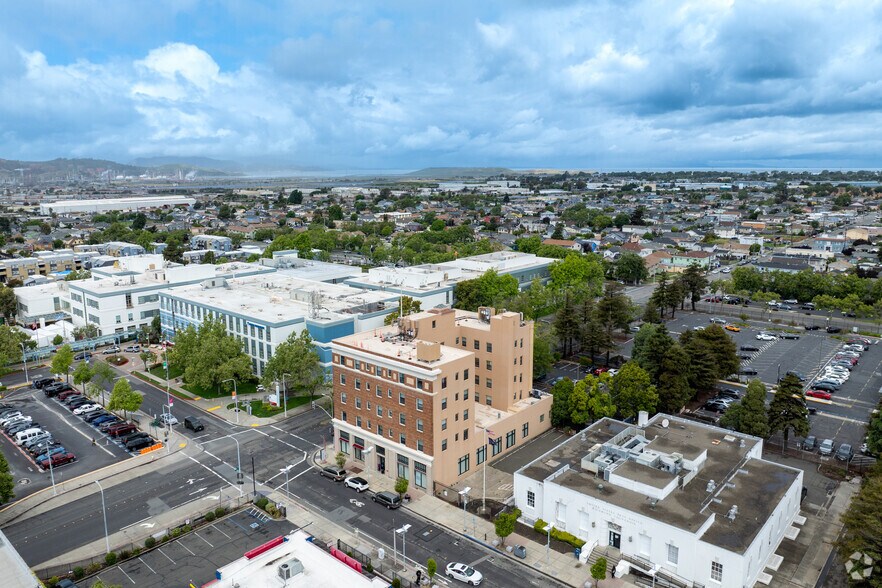 400 Harbour Way, Richmond, CA à louer - Aérien – Image 2 sur 4