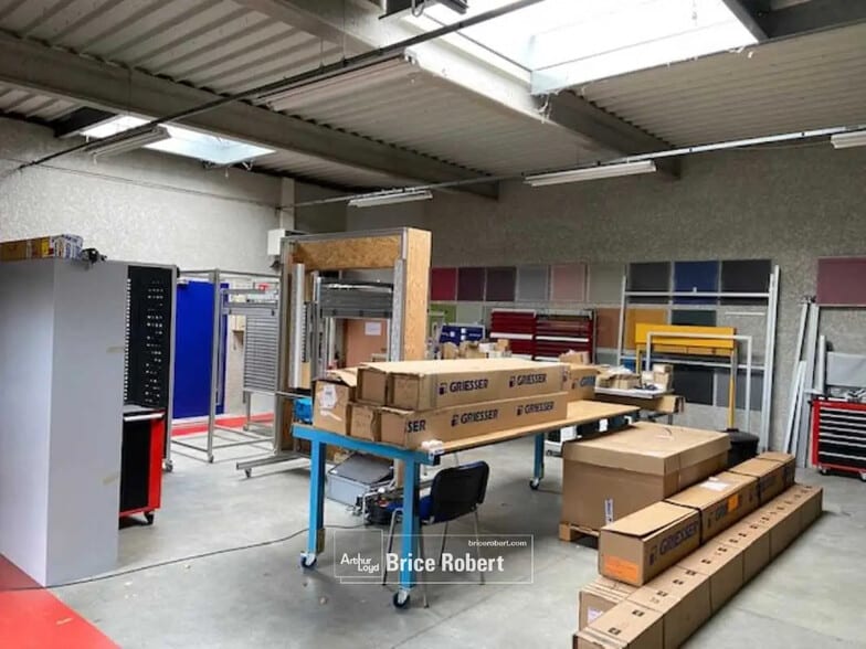 Bureau dans Décines-Charpieu à louer - Photo intérieure – Image 3 sur 12