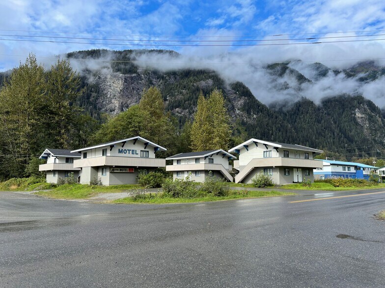 405 5 Ave, Stewart, BC à vendre - Photo de l’immeuble – Image 3 sur 22