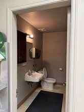 20 Airport Rd NW, Edmonton, AB à louer Photo intérieure– Image 2 sur 14