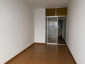 Local commercial dans Santa Coloma de Gramenet, Barcelona à louer Photo intérieure– Image 1 sur 4