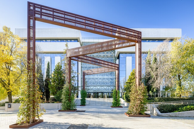 Plus de détails pour Calle Ribera del Loira, 16 - 18, Madrid - Bureau à louer