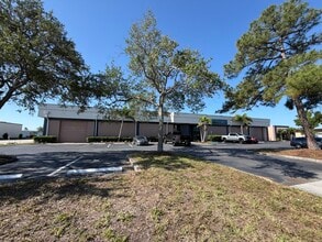 4700-4730 110th Ave N, Clearwater, FL à louer Photo intérieure– Image 1 sur 12