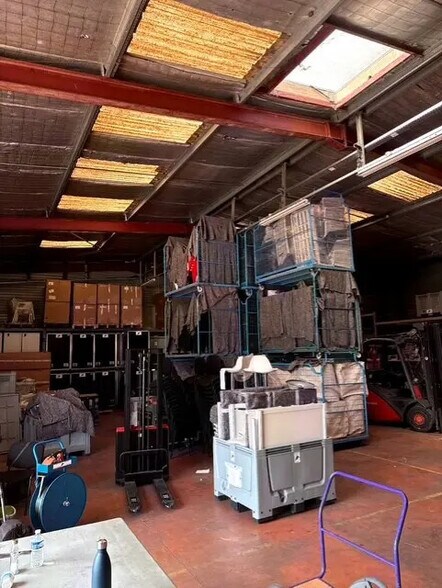 Industriel/Logistique dans Contes à louer - Photo intérieure – Image 2 sur 4