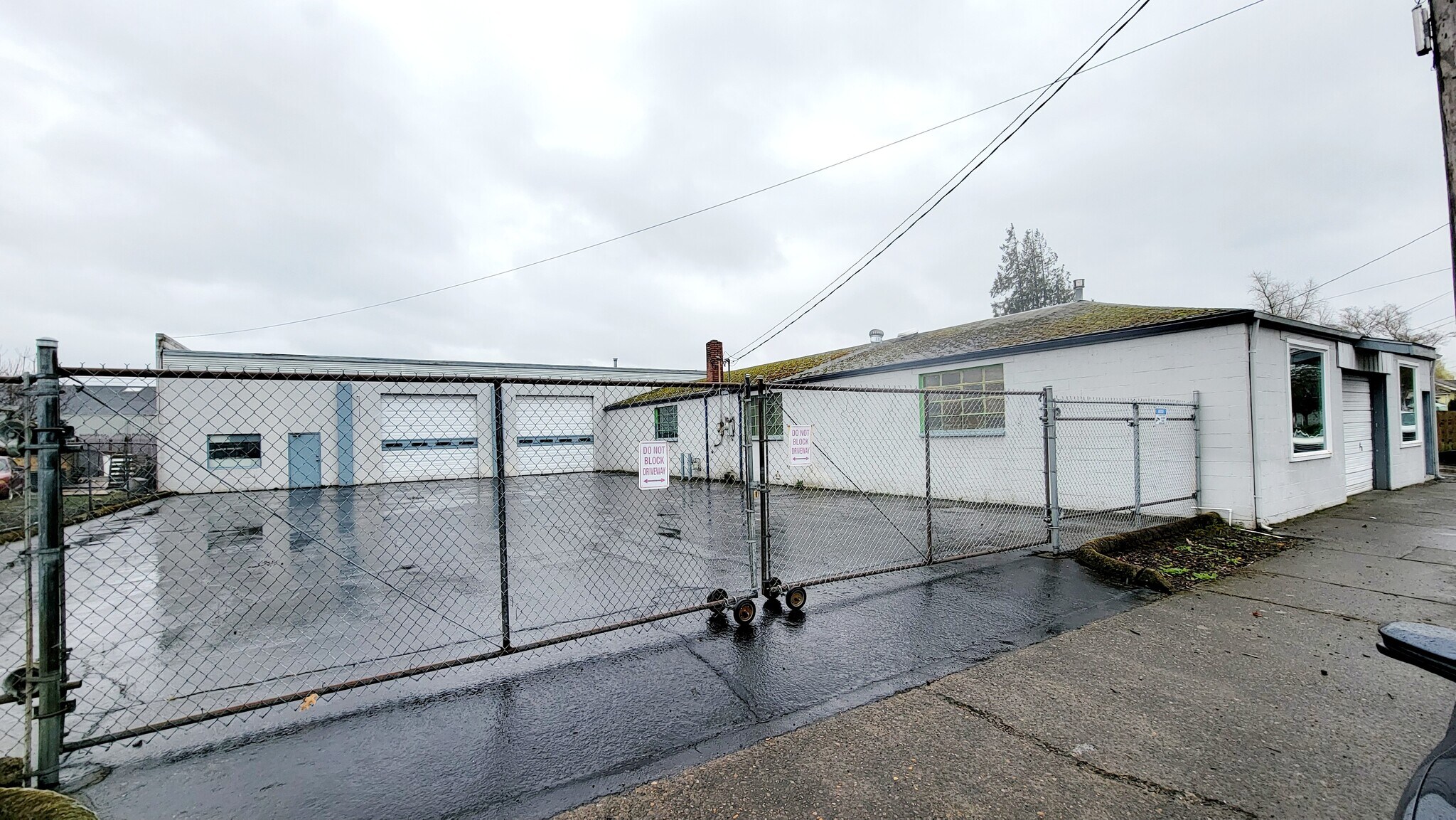 2060 Warner St NE, Salem, OR à vendre Photo de l’immeuble– Image 1 sur 32