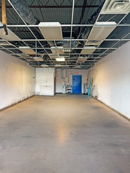 8904-8924 S Meridian St, Indianapolis, IN à louer - Photo de l’immeuble – Image 2 sur 11