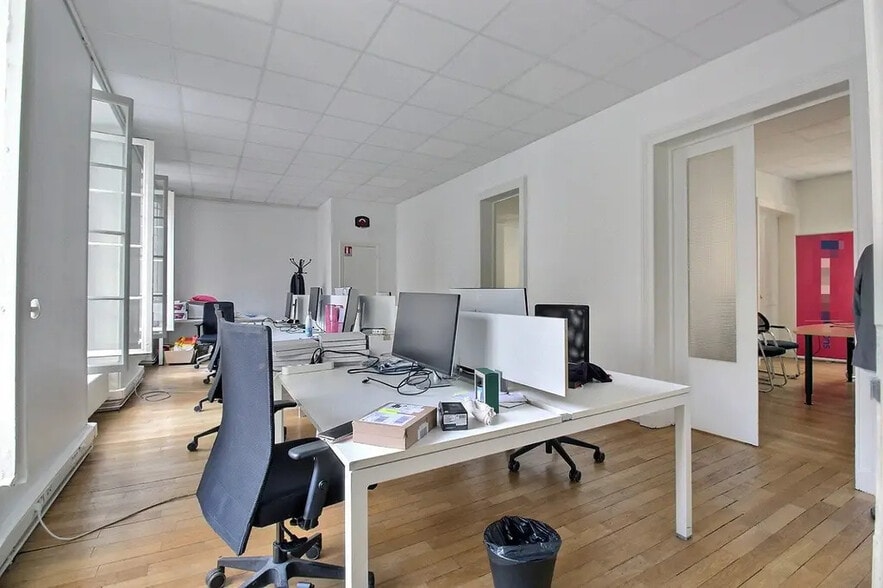 36 Rue D'Enghien, Paris à louer - Photo de l’immeuble – Image 2 sur 6
