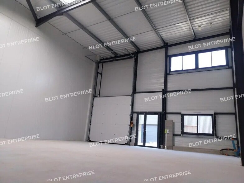 Local d’activités dans Theix-Noyalo à louer - Photo intérieure – Image 2 sur 5