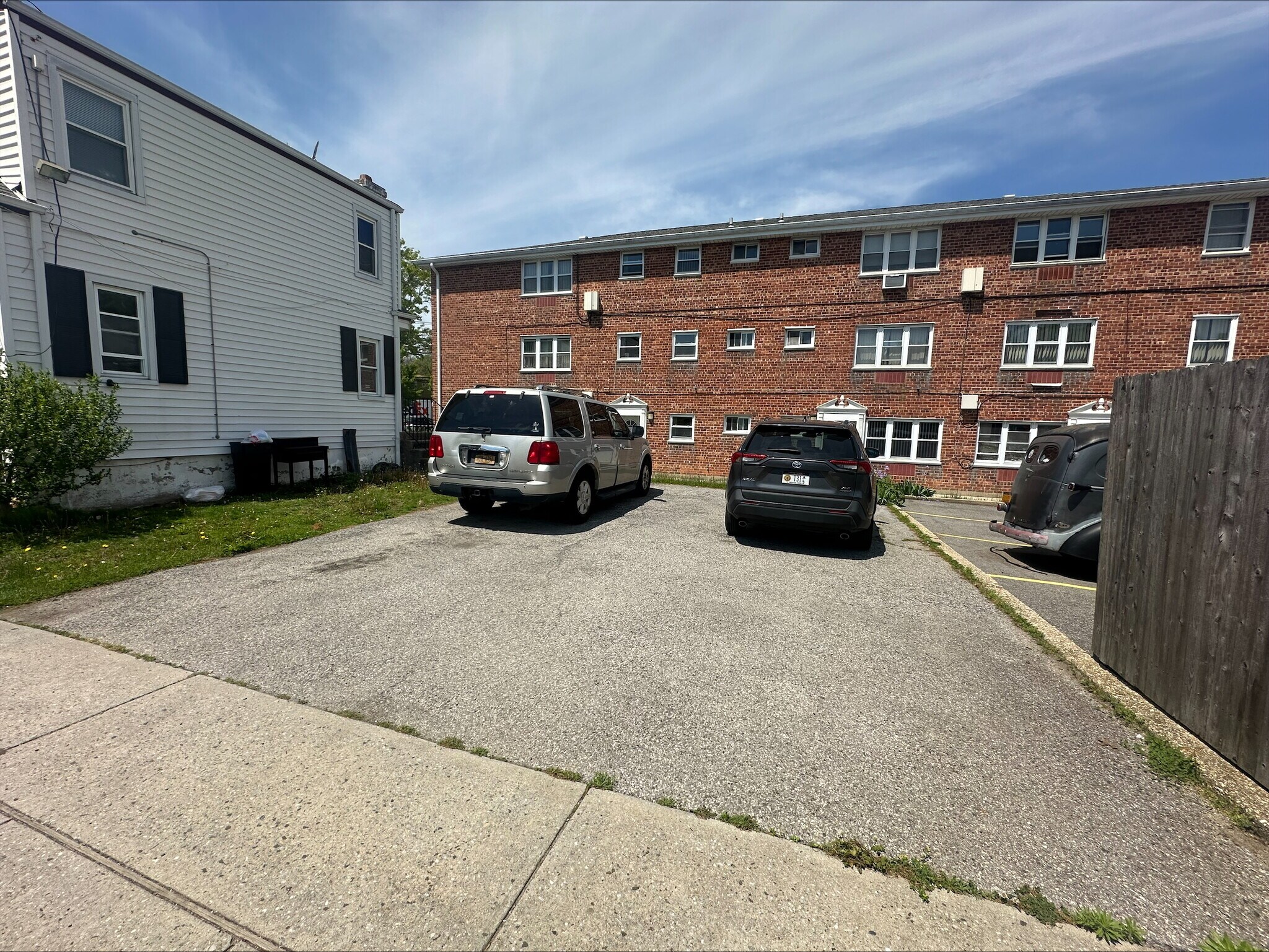 460/2 Atlantic Ave, East Rockaway, NY à louer Photo principale– Image 1 sur 2