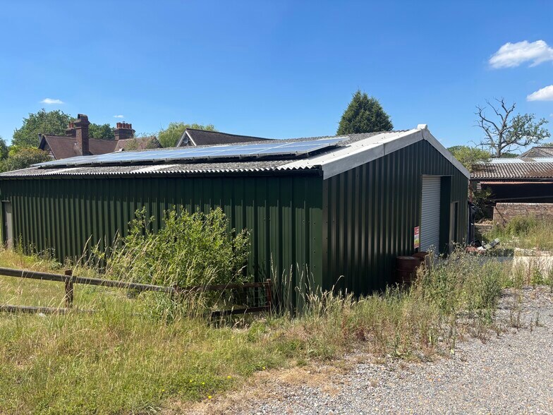 Henfold Ln, Dorking à louer - Photo de l’immeuble – Image 2 sur 4