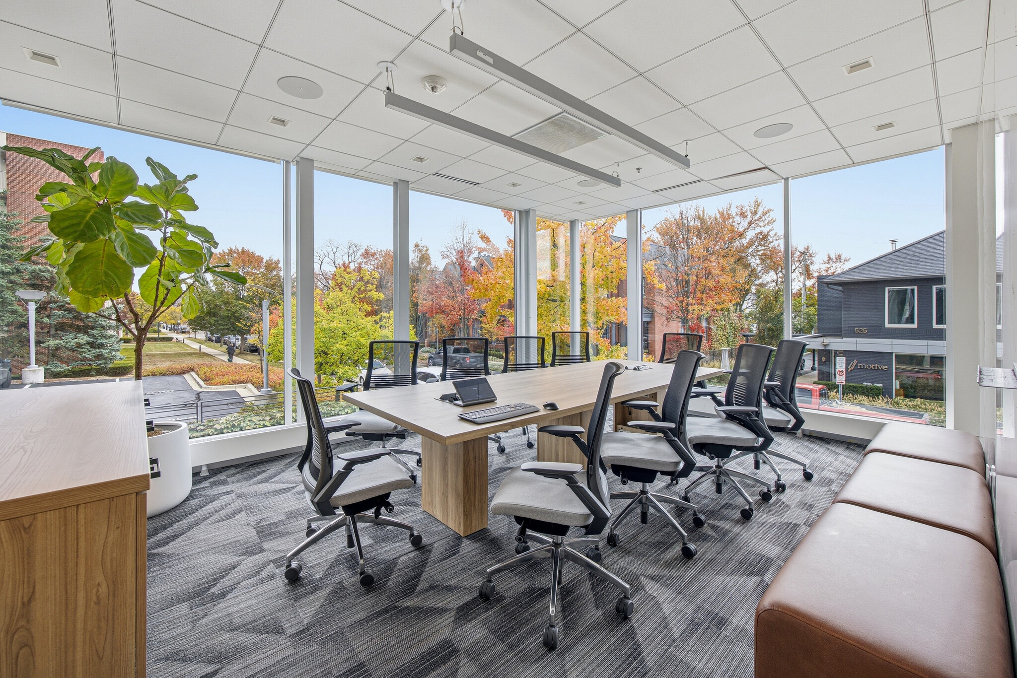 550 W Merrill St, Birmingham, MI à louer Photo intérieure– Image 1 sur 14