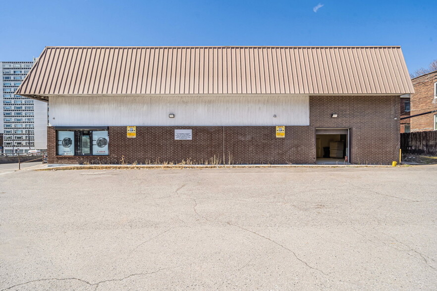 5805 Boul Décarie, Montréal, QC à louer - Photo de l’immeuble – Image 2 sur 26