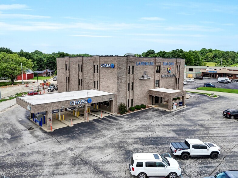 800 Highlander Point Dr, Floyds Knobs, IN à vendre - Photo de l’immeuble – Image 3 sur 17