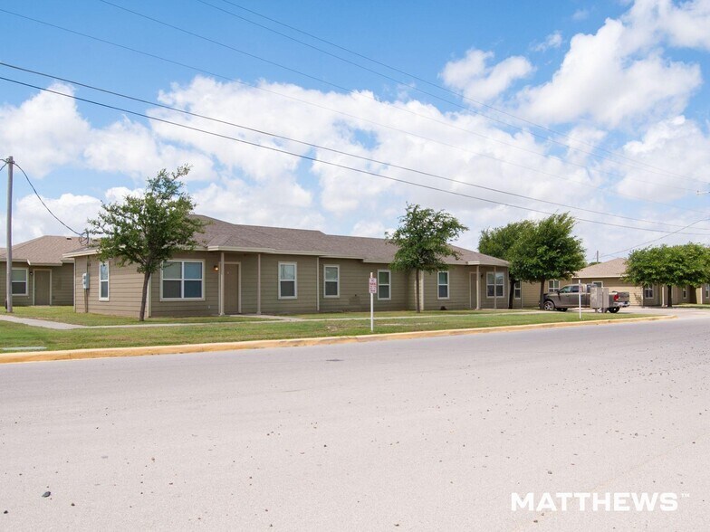 1306 E 12th St, Big Lake, TX à vendre - Photo de l’immeuble – Image 3 sur 3