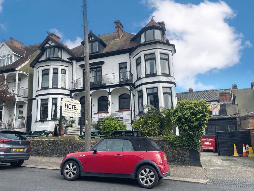 2 Cobham Road, Westcliff On Sea à louer Photo de l’immeuble– Image 1 sur 4