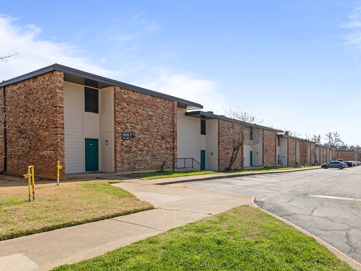 4812 Waldemar St, Haltom City, TX à vendre Photo de l’immeuble– Image 1 sur 8