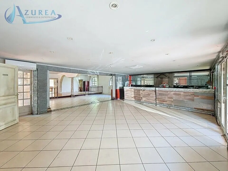 Local d'activités dans Cagnes-sur-Mer à vendre Photo de l’immeuble– Image 1 sur 13