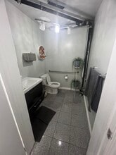 4004 97th St NW, Edmonton, AB à louer Photo intérieure– Image 2 sur 8