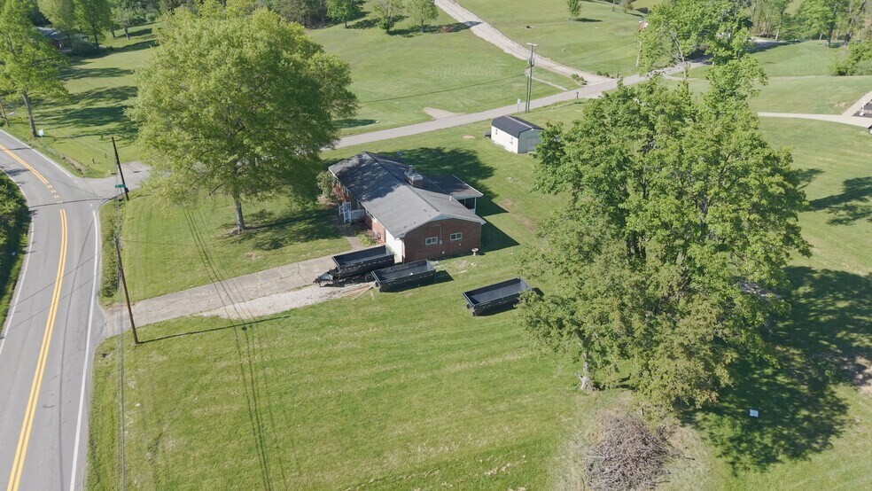 390 Hurricane Creek Rd, Hurricane, WV à vendre - Vidéo sur l’annonce professionnelle – Image 2 sur 20